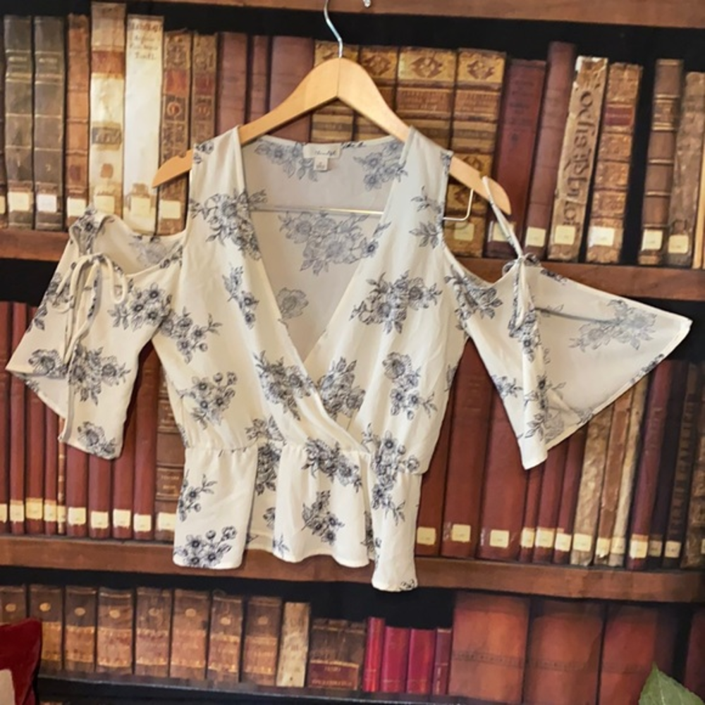 The Outfit brand‎  floral cold shoulder top